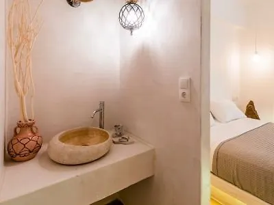 Kouros Hotel
