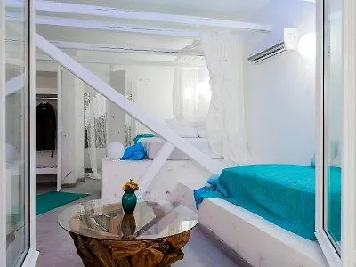 Kouros Hotel